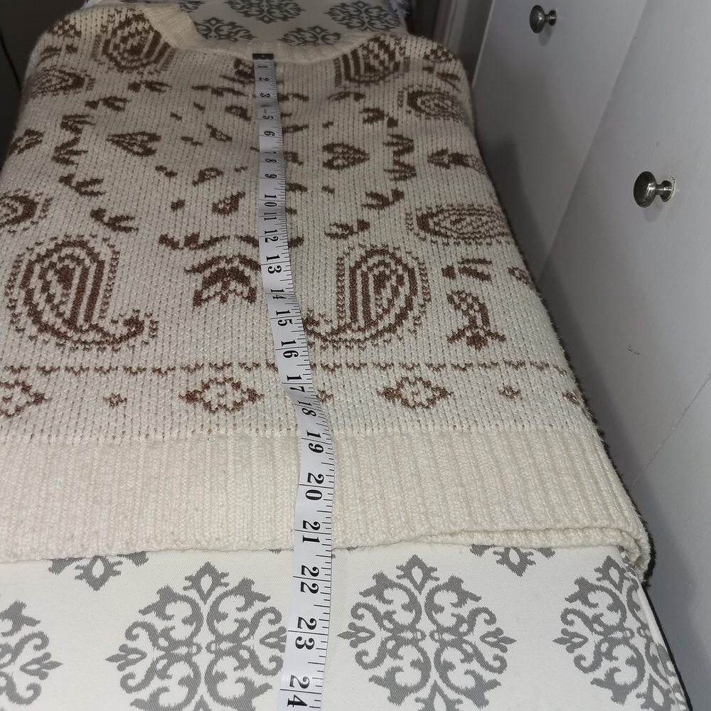 Elegant Cream and Brown Paisley Cardigan - Picture 6 of 7